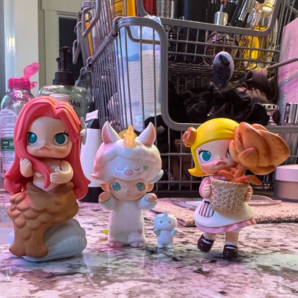 Pop Mart Colorful Collectible Figurines Set. Carb Molly Dimo